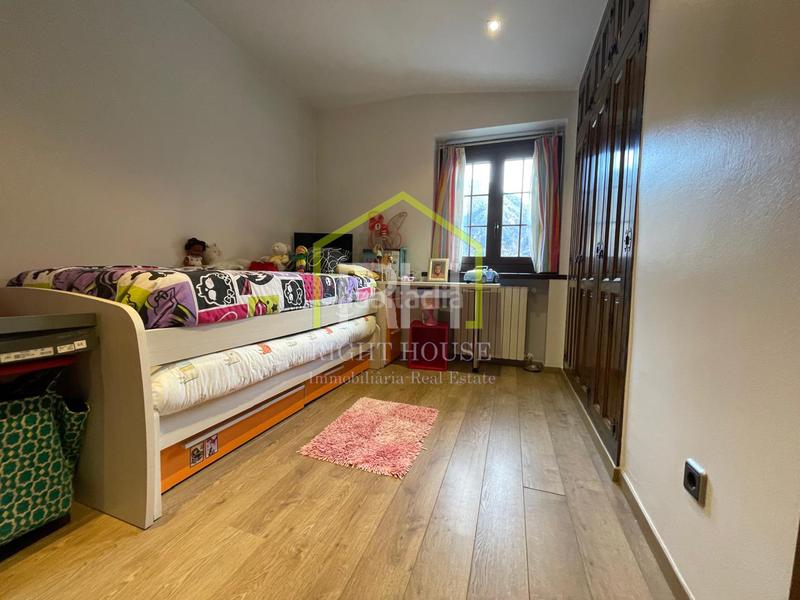 Foto 2c0551c2-f662-4741-8dd3-b92a5941a335. Location chalet avec cheminée chauffage parking dans Madrid