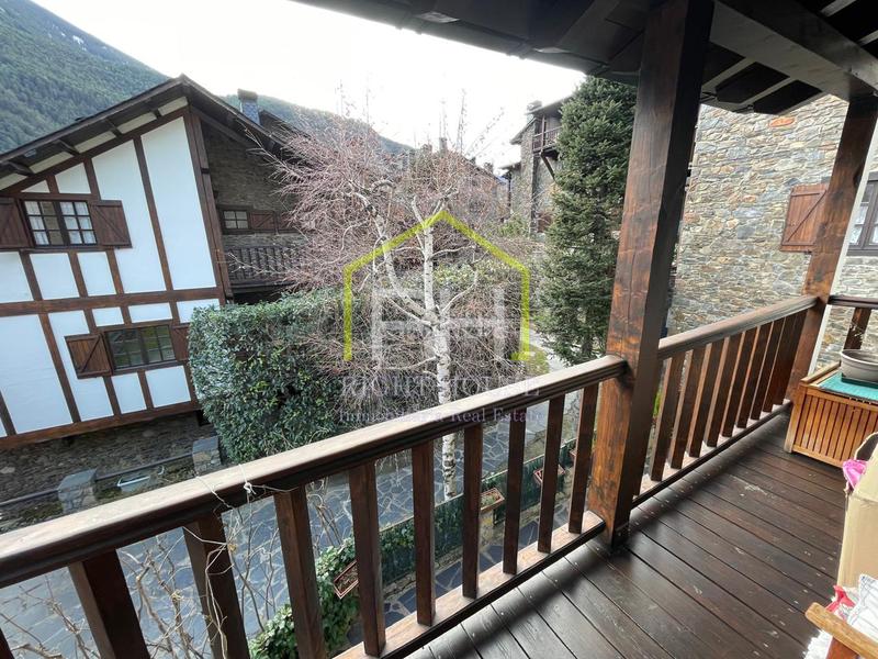 Foto 4a2e64b3-ed69-4aa3-93a5-8bc3daf9998e. Location chalet avec cheminée chauffage parking dans Madrid