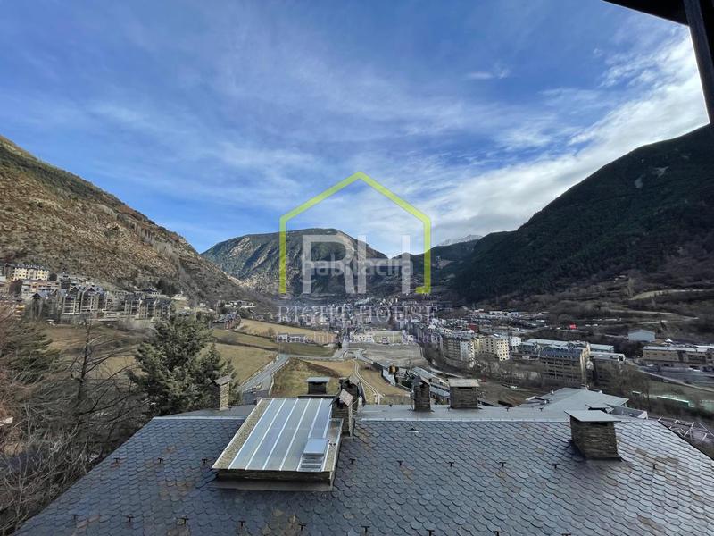 Foto 7f227b62-978d-46cf-8c3c-ffe24b8f9a9e. Location chalet avec cheminée chauffage parking dans Madrid