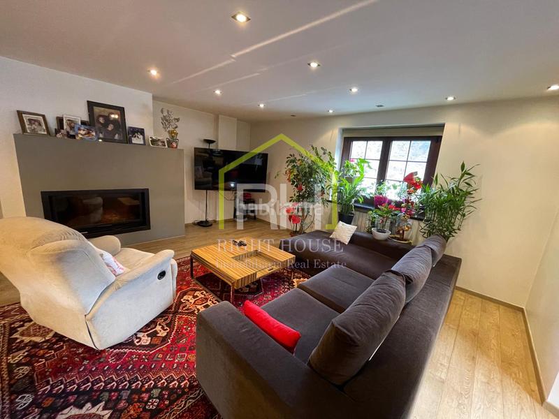 Foto ae4f7752-3826-4c5a-8c8a-158543ab127d. Location chalet avec cheminée chauffage parking dans Madrid