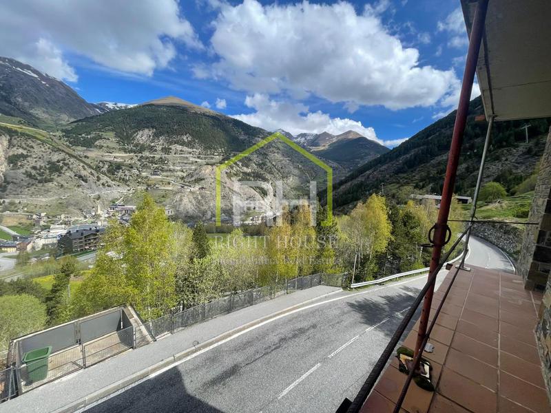 Foto 90b64e86-aceb-4318-bf88-4cfad56bc8db. Appartamento con riscaldamento parcheggio in El Forn-Prats-Meritxell Canillo