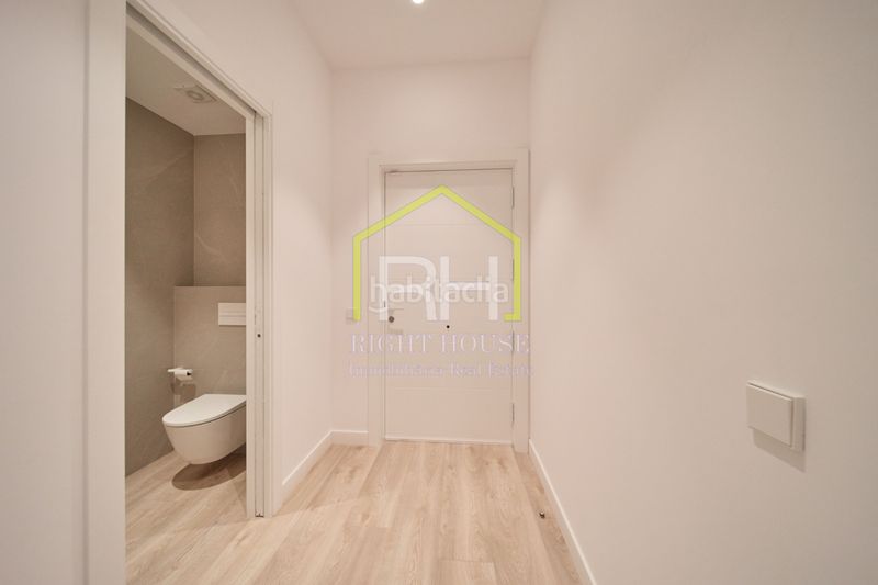 Foto 6ed1c332-e6a2-4288-a60c-fb5d8725e58d. Casa adossada amb xemeneia calefacció aparcament a Madrid