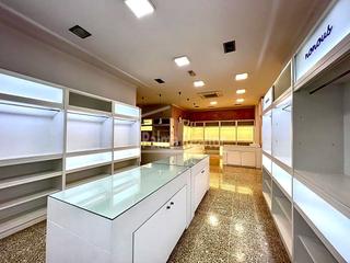 Lloguer Local Comercial  Carrer de pius xii. Local comercial en pleno centro de manacor