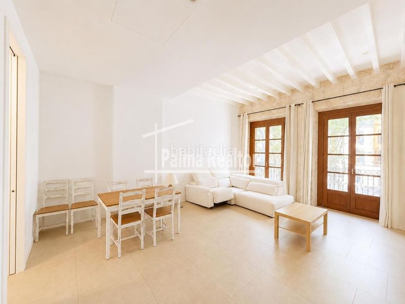 Foto 0d05146e-8d96-456a-a36e-9c573fc75a86. Lloguer loft a La Llotja-Born Palma de Mallorca