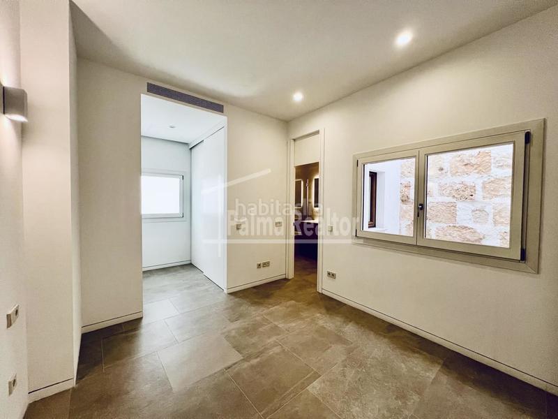 Foto 6038ed47-75e7-4fb6-bb38-8896bbefb807. Location duplex dans La Llotja-Born Palma de Mallorca