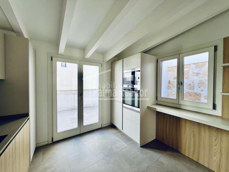 Foto 95fc3c8f-3179-4d67-a12e-6ff24f564682. Location duplex dans La Llotja-Born Palma de Mallorca