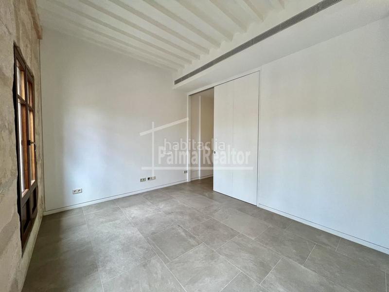 Foto 97fe9816-7ab2-44af-9b88-eb0b5857e26e. Location duplex dans La Llotja-Born Palma de Mallorca