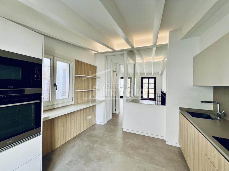 Foto e4cf4bed-5c49-4496-802d-8350457a2222. Location duplex dans La Llotja-Born Palma de Mallorca