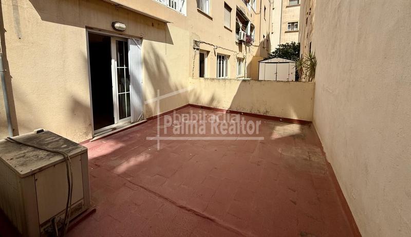 Foto 2c0e34af-ed5f-4863-8c01-455f4b73aaa0. Office space with parking in La Missió Palma de Mallorca