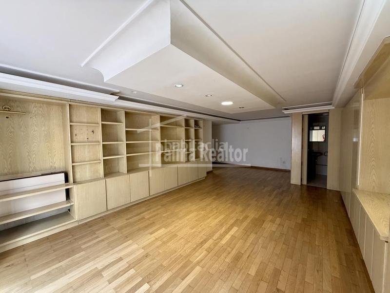 Foto 4ba9d85d-eb32-48dc-b18d-6d2c945ecd54. Office space with parking in La Missió Palma de Mallorca