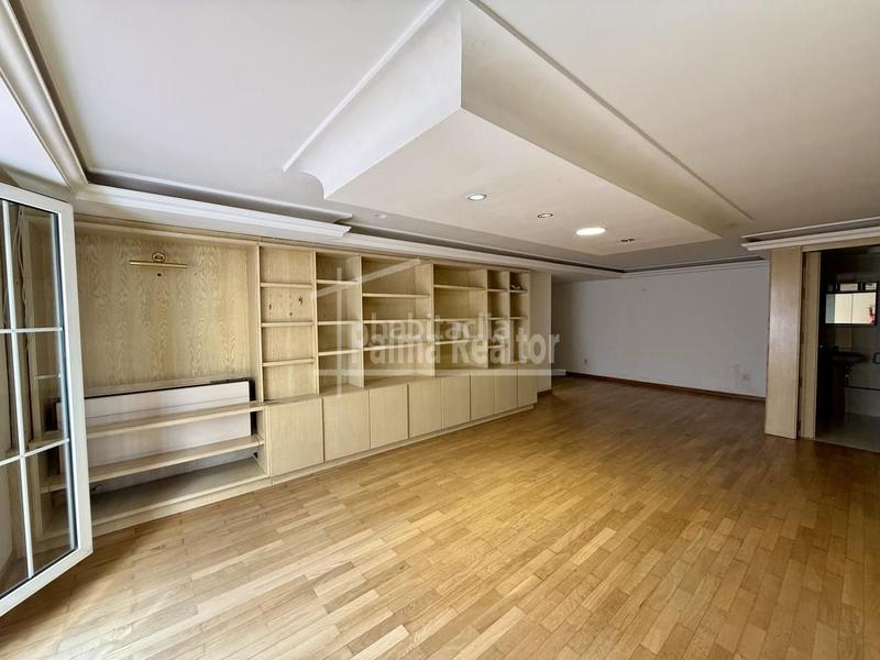 Foto 7ef9ade7-c65d-4b97-a3a5-a0a6e5997466. Office space with parking in La Missió Palma de Mallorca