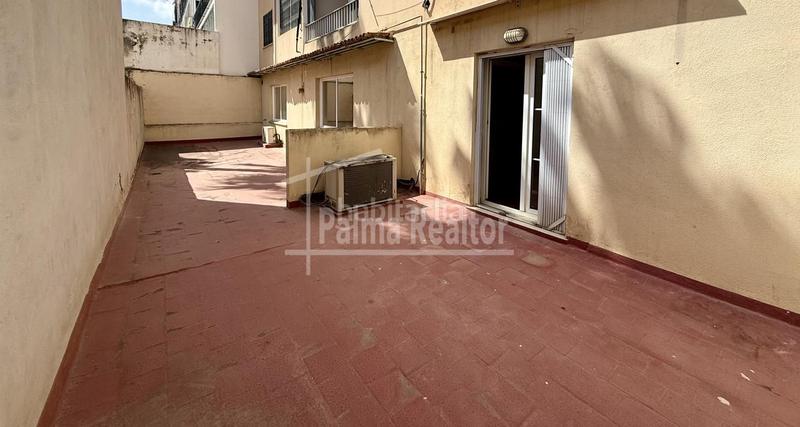 Foto f9f79d81-9d07-4a59-89d3-803fb72468ac. Office space with parking in La Missió Palma de Mallorca