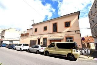 Casa  D'es tren. Venta de piso y local comercial en manacor