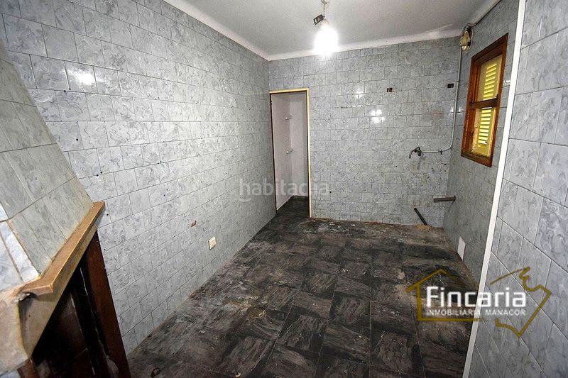 Foto f6c88449-f0cd-4738-8c6b-b32a4af815a5. Planta baixa a Manacor centre Manacor