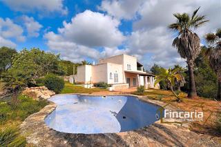 Country house  N/a. Espectacular casa rústica de estilo típico mediterráneo con estr
