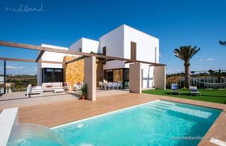 Chalet à Campoamor. Exclusivo chalet a 400 metros de la playa en campoamor