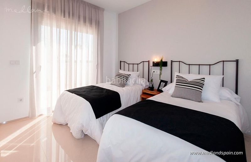 Foto b2b606be-9579-4c79-9d5f-ab40b5eb2291. Chalet villa de diseño con 3 dormitorios y piscina privada en los alcázares en Alcázares (Los)