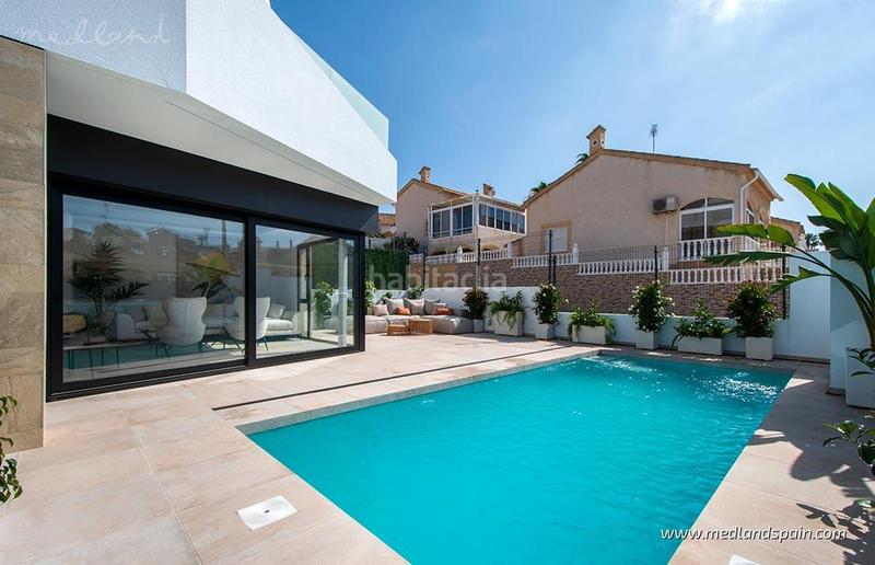 Foto a1f2e932-5973-4e00-8db9-cdf094e0aa2e. Chalet avec parking piscine dans La Florida Orihuela