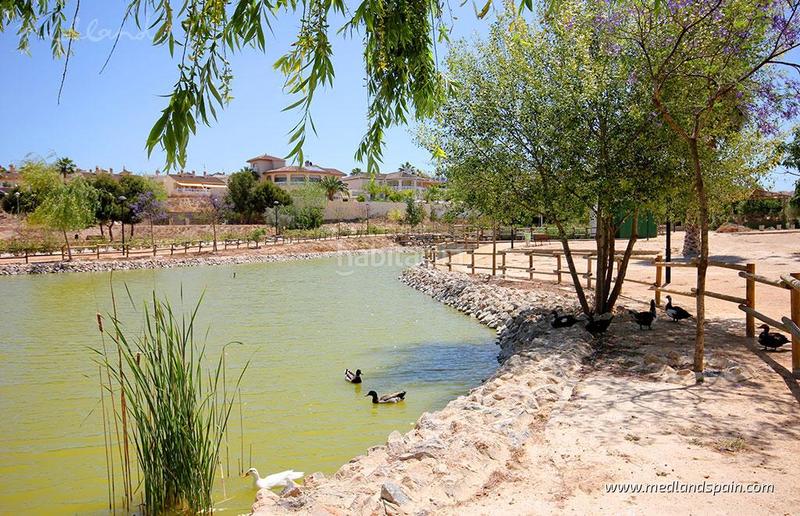 Foto 1d9372df-f5f5-4a5b-97c9-18d2bb3a50de. Chalet moderno chalet de 3 dormitorios y solárium privado en ciudad quesada en Rojales