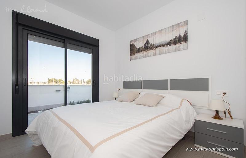 Foto cfba9e47-1870-4e92-a52d-b50e76417da6. Chalet moderno chalet de 3 dormitorios y solárium privado en ciudad quesada en Rojales