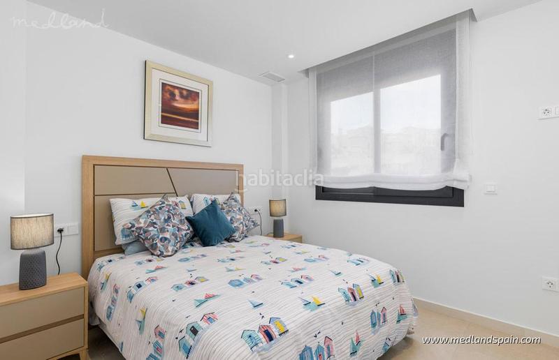 Foto 34179e5b-a1d1-43a5-9b29-890a8479415d. Chalet avec chauffage parking piscine dans Los Secanos Guardamar del Segura