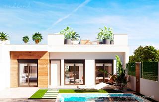 Maison jumelée à San Javier. Chalet adosado en una planta con solárium y piscina privada en s