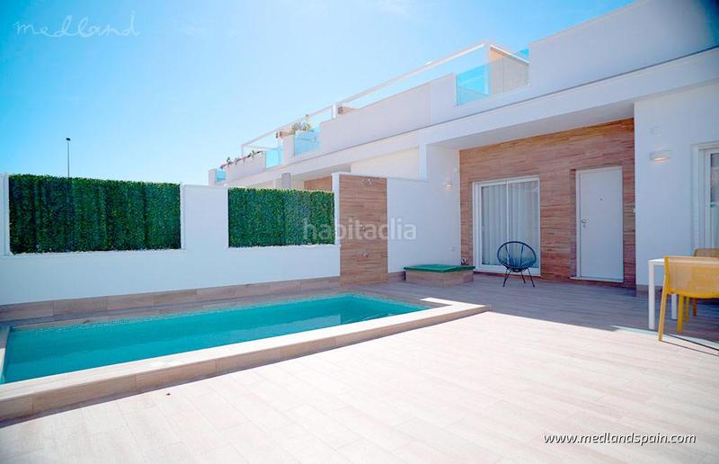 Foto fa77c5d3-c8f2-4083-b290-e4b38552e69d. Casa adossada amb aparcament piscina a San Javier San Javier