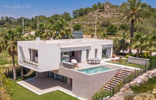 Chalet à Lomas de Campoamor - Las Ramblas. Villa de innovador diseño en las colinas golf