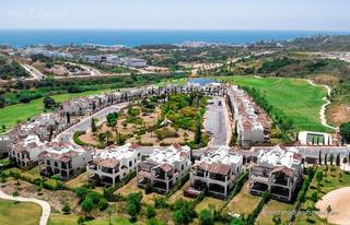 Xalet a Valle Romano Golf. Chalet dúplex pareado de 3 dormitorios  con gran jardín privado
