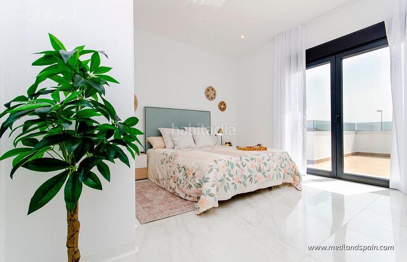 Foto 04d5d018-3b46-4378-8308-9c338c9aa806. Chalet moderno chalet de 3 dormitorios y piscina privada en vistabella golf en Orihuela