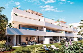 Apartamento en Altos de Estepona. Apartamento en planta baja con 4 dormitorios y vistas panorámica