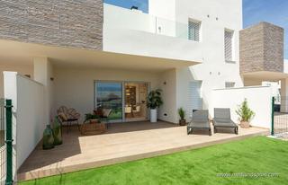 Apartament a Algorfa. Apartamento con jardín privado en la finca golf