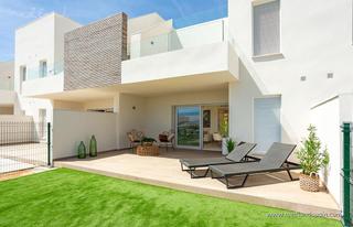 Apartament a Algorfa. Apartamento de 3 dormitorios con jardín privado en la finca golf