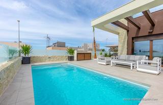 Chalet à Rojales. Chalets en una planta con gran solárium y piscina privada en ciu