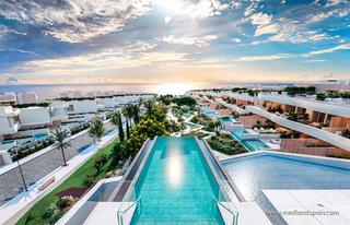Apartament a Las Chapas - Alicate Playa. Áticos de lujo en primera línea con vistas al mar, solárium y pi