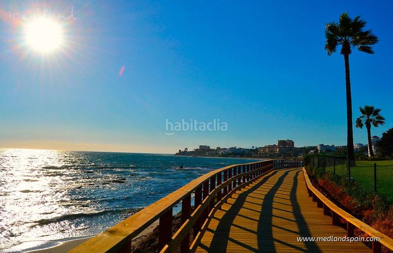 Foto 698bc54d-9880-423d-af69-1f7f0b256b26. Apartament amb piscina a Las Flores Mijas