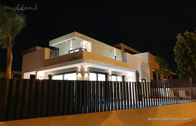 Foto 257d2135-1e7c-4f4b-96f8-bf63204ea0cc. Chalet moderno chalet de 3 dormitorios y amplia terraza en Daya Nueva