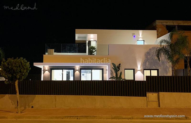 Foto 6676b205-831f-477b-abcf-fe171cd9bd29. Chalet moderno chalet de 3 dormitorios y amplia terraza en Daya Nueva