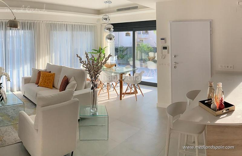 Foto b9b05c76-a5d8-48c0-aa8a-3214c2876caa. Chalet moderno chalet de 3 dormitorios y amplia terraza en Daya Nueva