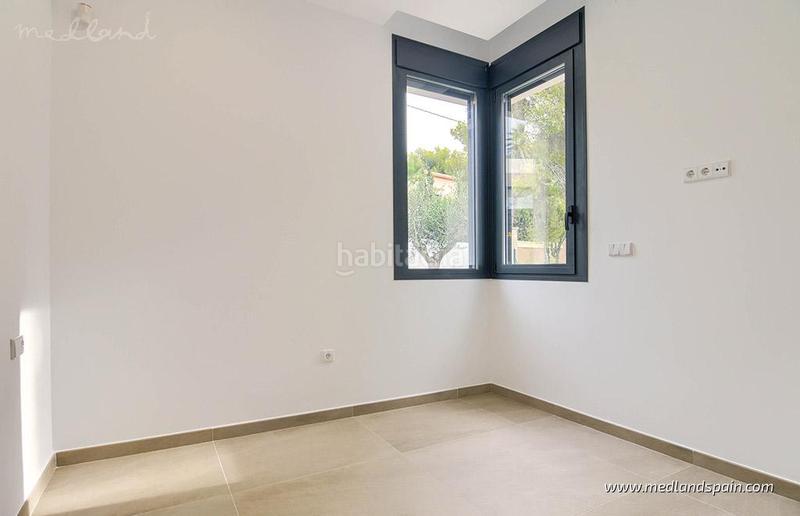 Foto 0ab3cc22-aa4d-4bb5-9bad-a2816ef42cf0. Chalet moderno chalet en una planta a 900 metros de la playa e en Calp