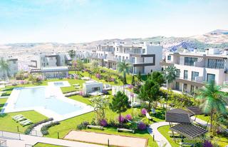 Apartamento en Valle Romano Golf. Apartamento de 3 dormitorios con terraza y vistas al mar en este