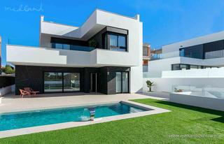Chalet en Rojales. Exclusivo chalet de 3 dormitorios y piscina privada en benimar,