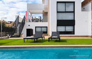 Maison jumelée à Algorfa. Chalet pareado con sótano y solárium privado en la finca