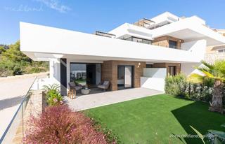 Appartement à Cumbre del Sol. Apartamento de 3 dormitorios, jardín privado y vistas panorámica