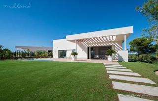 Chalet à Lomas de Campoamor - Las Ramblas. Villa de lujo en una planta con piscina privada en el exclusivo