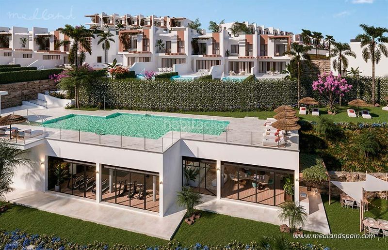 Foto 406f65eb-931e-4ce2-a969-537c6f56b3b2. Casa adossada amb piscina a El Faro de Calaburra - Chaparral Mijas