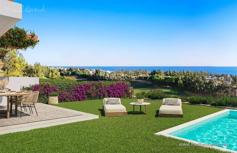 Foto ea2ae8b9-4d32-4f03-b8a7-0f21a9faddb2. Casa adossada amb piscina a El Faro de Calaburra - Chaparral Mijas
