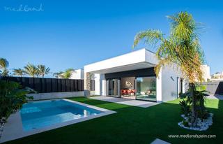 Chalet en La Quinta. Chalet en una planta con piscina privada en la quinta, murcia