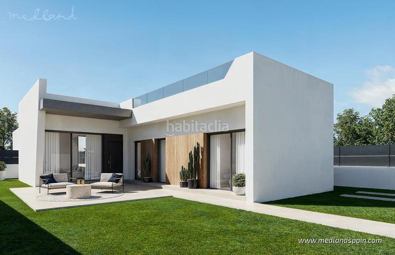 Foto a170fca5-bc57-4920-9b30-66a524fb516f. Chalet  en una planta con solárium privado en San Miguel de Salinas