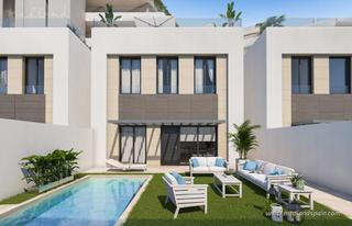 Xalet a El Hornillo. Villa de 4 dormitorios, piscina privada y solárium con vistas al